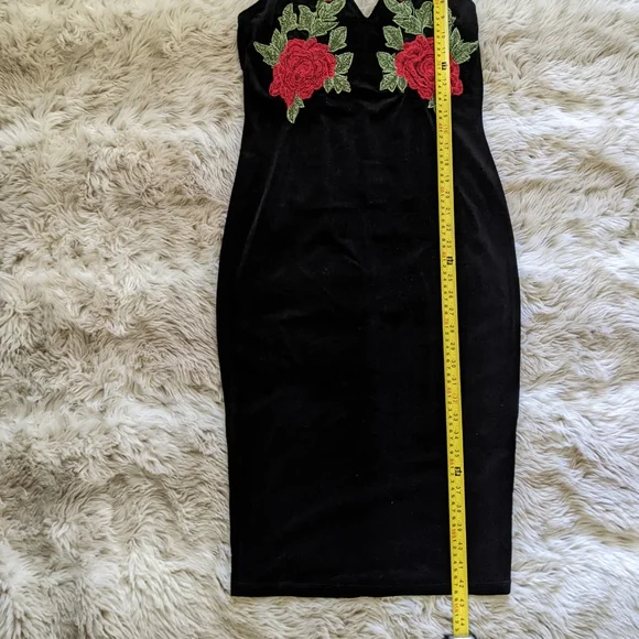 Black Velvet Dress - Picture 8 of 12